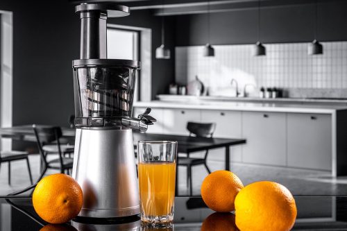 Electric,Juicer,On,The,Kitchen,Table